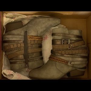 Jellypop women size 6 ankle boots